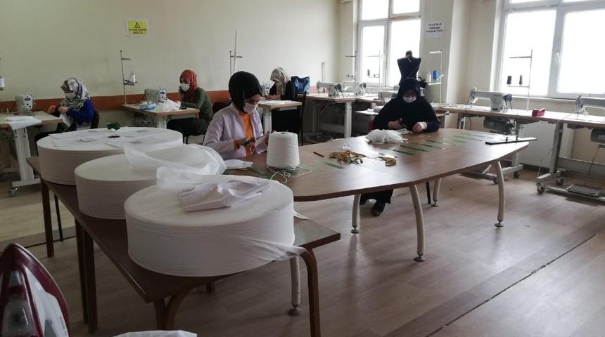 Horasan Belediyesi ve Horasan Kaymakamlığı maske &uuml;retimine başladı