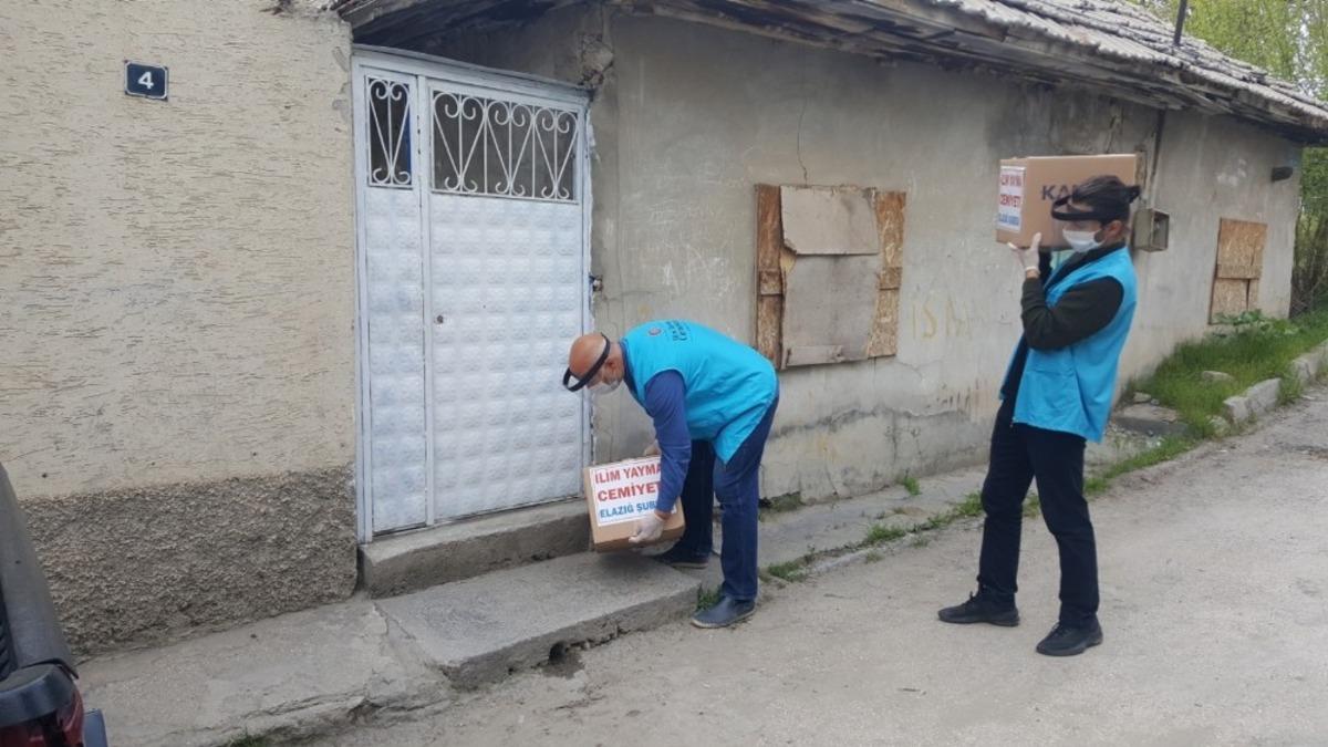 Elazığ&rsquo;da bin aileye gıda paketi ulaştırıldı