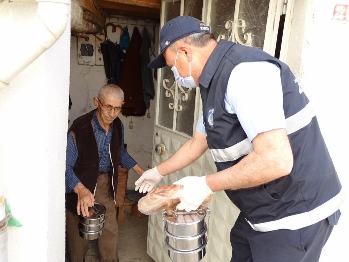 Hisarcık Belediyesi&rsquo;nden ihtiya&ccedil; sahiplerine evlerinde yemek servisi