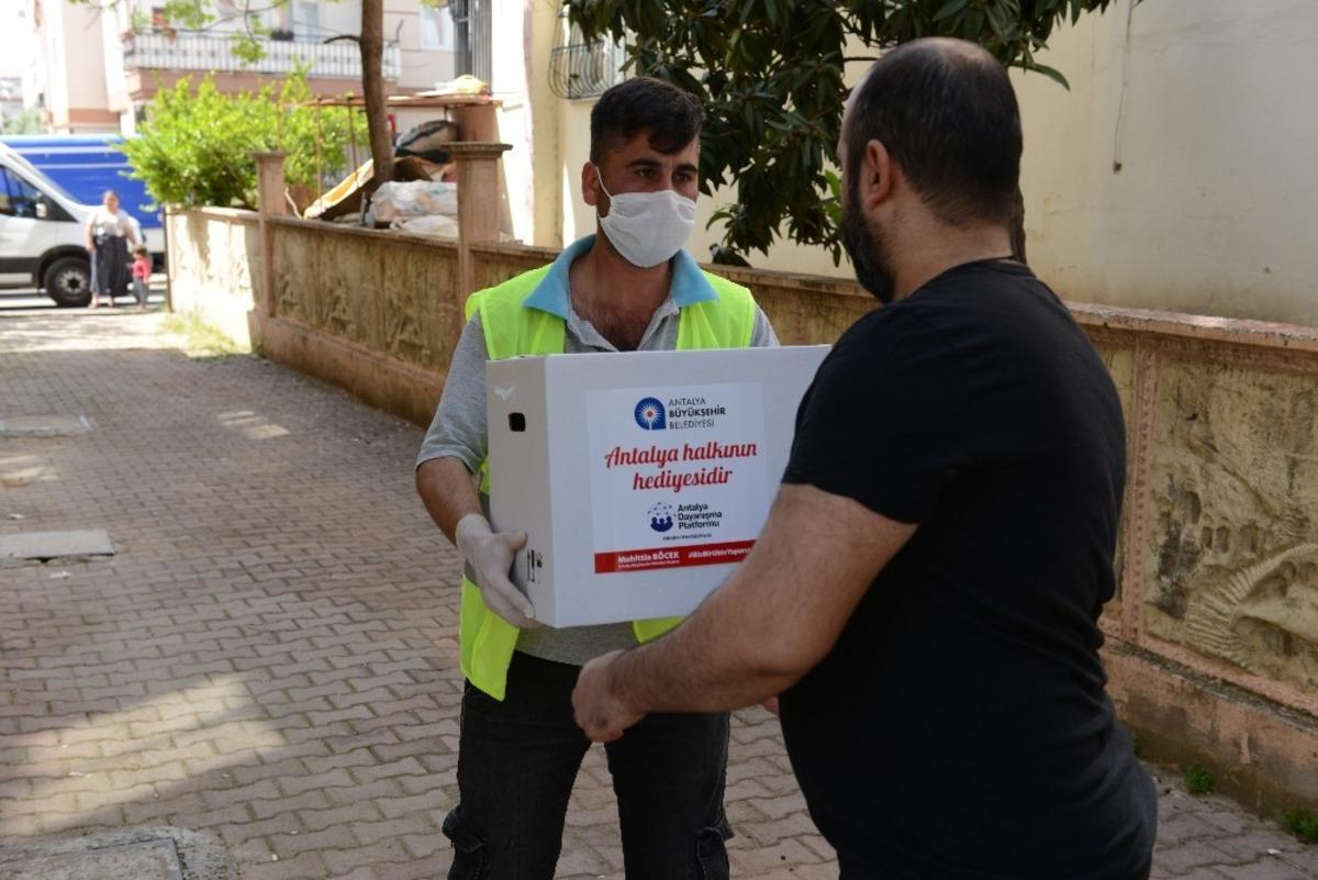 B&uuml;y&uuml;kşehir&rsquo;in gıda kolileri ihtiya&ccedil; sahiplerine ulaşıyor