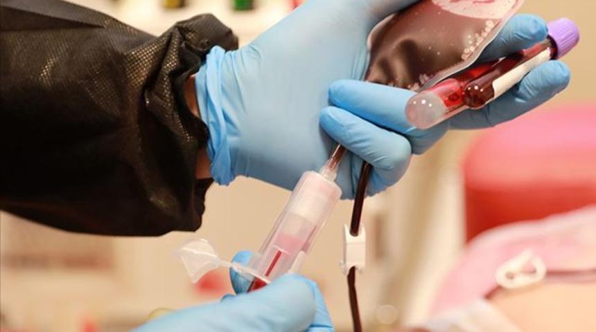 T&uuml;rkiye'de ilk plazma tedavisi uygulanan koronavir&uuml;s hastası iyileşti