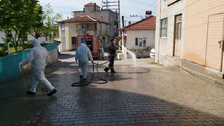 Karantina altındaki Sindelli Mahallesi dezenfekte ediliyor G1