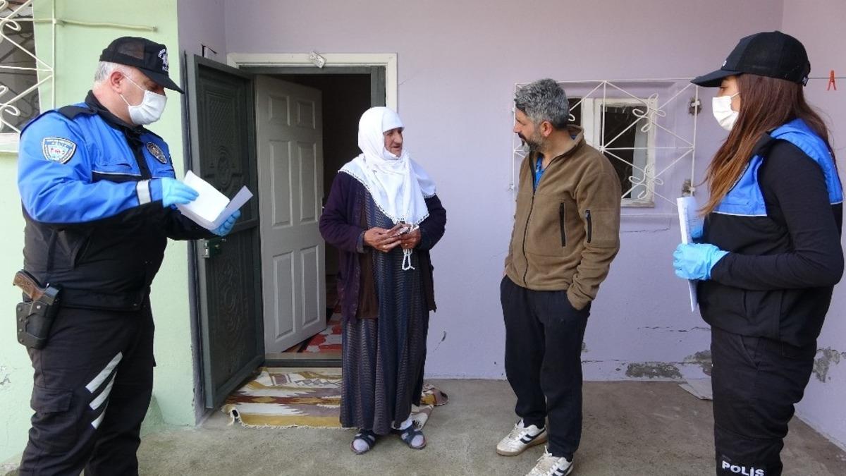 Polis ekipleri 65 yaş &uuml;st&uuml; vatandaşlar i&ccedil;in kapı kapı geziyor