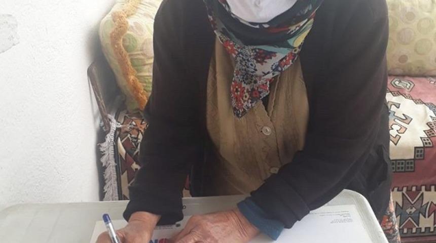 75 yaşındaki Zeynep Nine&rsquo;den TSK&rsquo;ya bağış