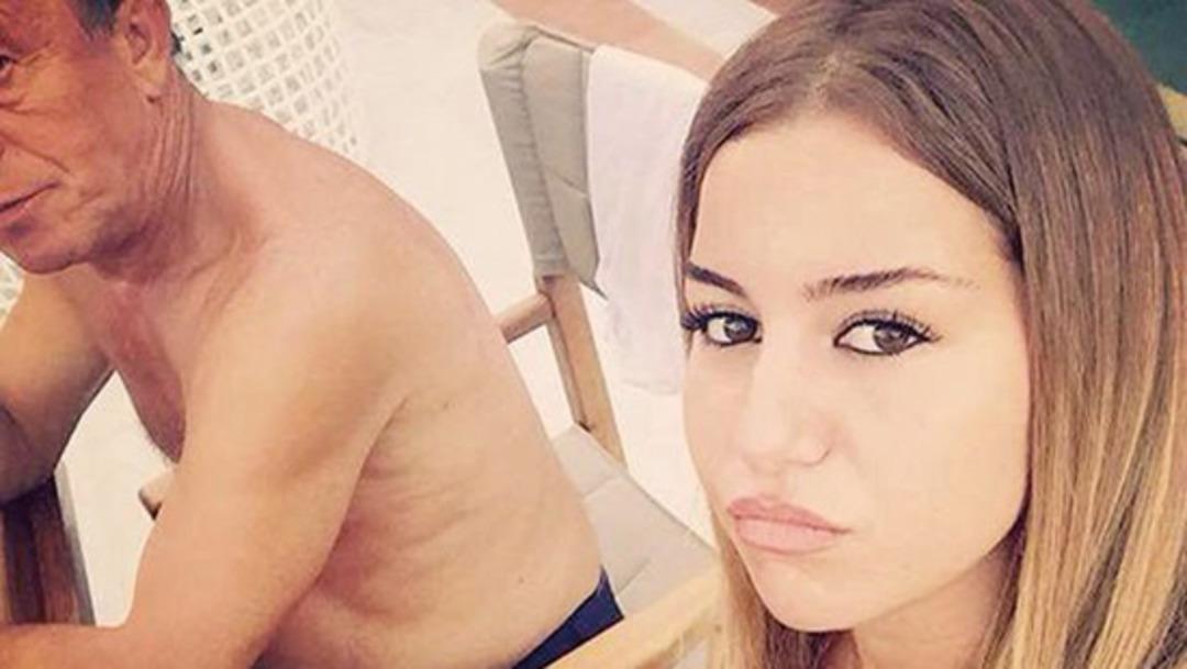 'Tavuğun cesedini &uuml;zerime attı'