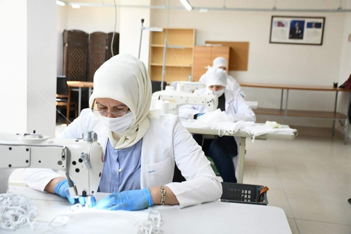 İneg&ouml;l Belediyesi bir g&uuml;nde 18 bin maske dağıttı