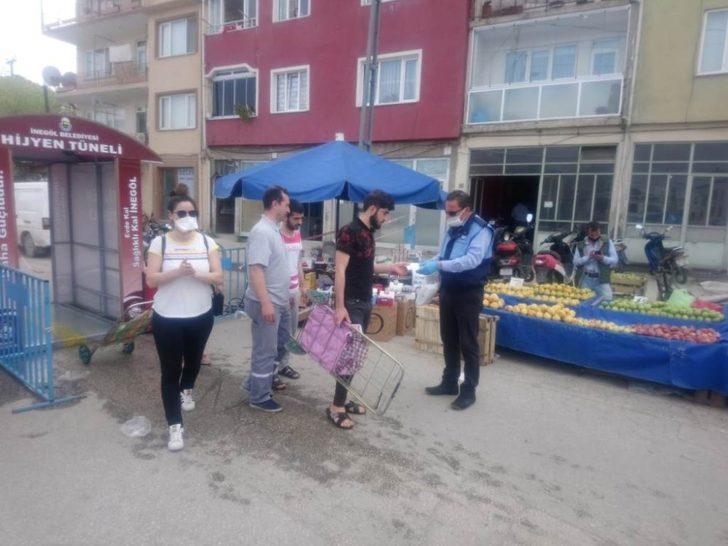 İnegöl Belediyesi bir günde 18 bin maske dağıttı G5