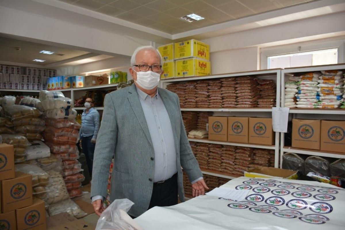 Gurbet&ccedil;ilerden aşevine gıda desteği