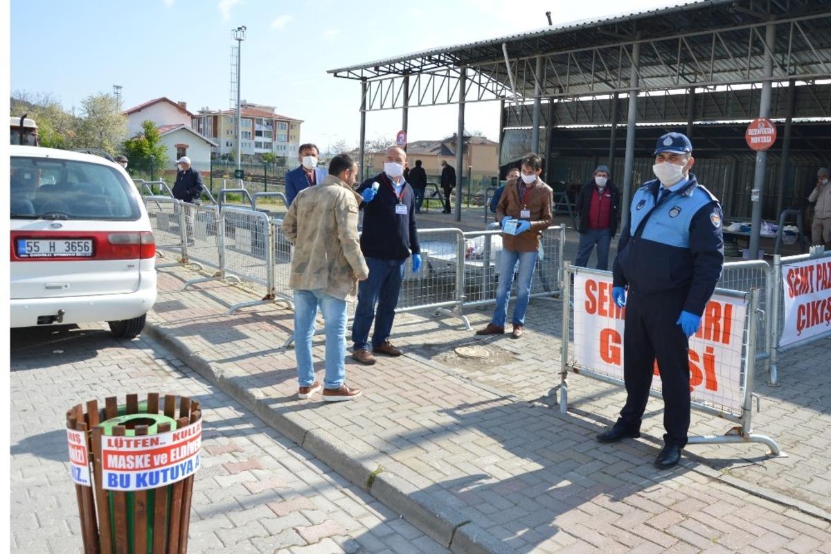 Havza&rsquo;da pazarlarda maske dağıtıldı