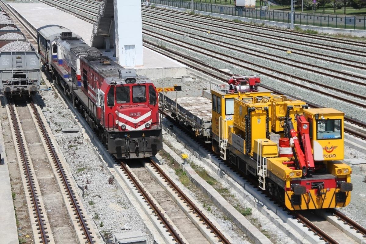 Samsun-Sivas y&uuml;k treni seferleri başladı
