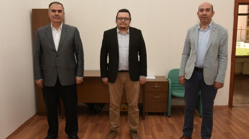 AK&Uuml;SEM&rsquo;de bayrak değişimi