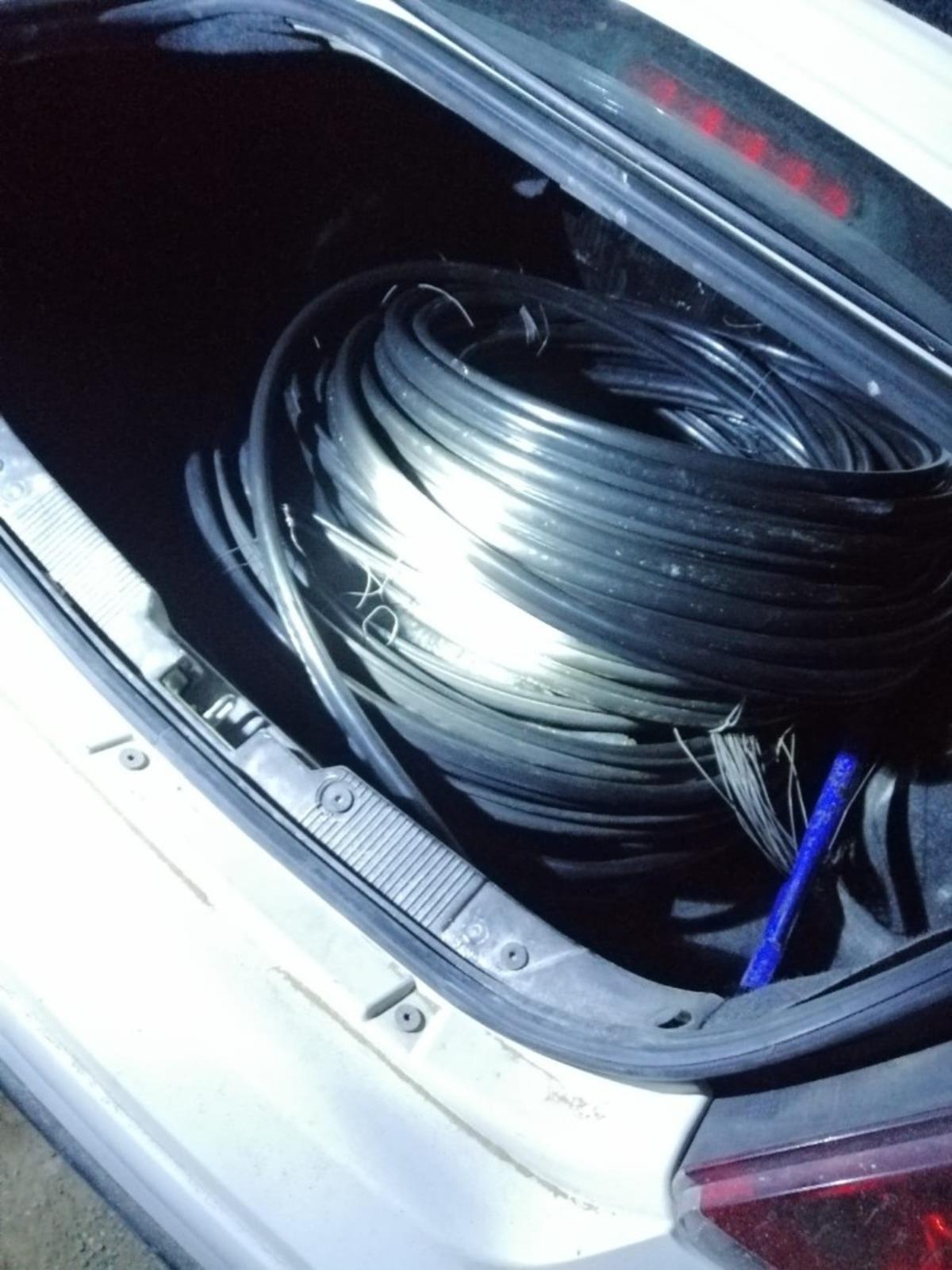 Kiraladığı otomobille kablo &ccedil;alan kişi yakalandı