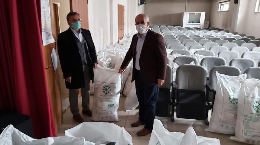 &Ccedil;aldıranlı iş adamından ihtiya&ccedil; sahiplerine 400 koli gıda desteği