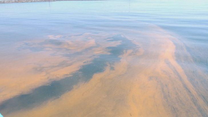 Marmara'da korkutan görüntü! Deniz turuncuya büründü G3