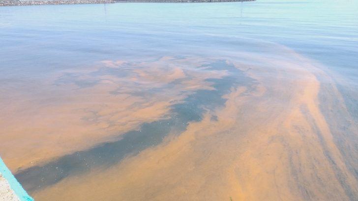 Marmara'da korkutan görüntü! Deniz turuncuya büründü G5