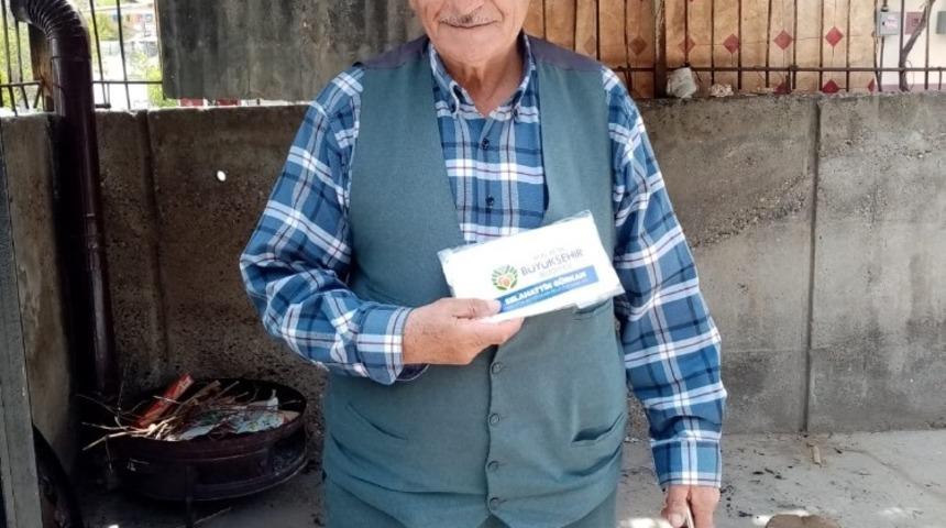 Malatya’da maske dağıtımı devam ediyor