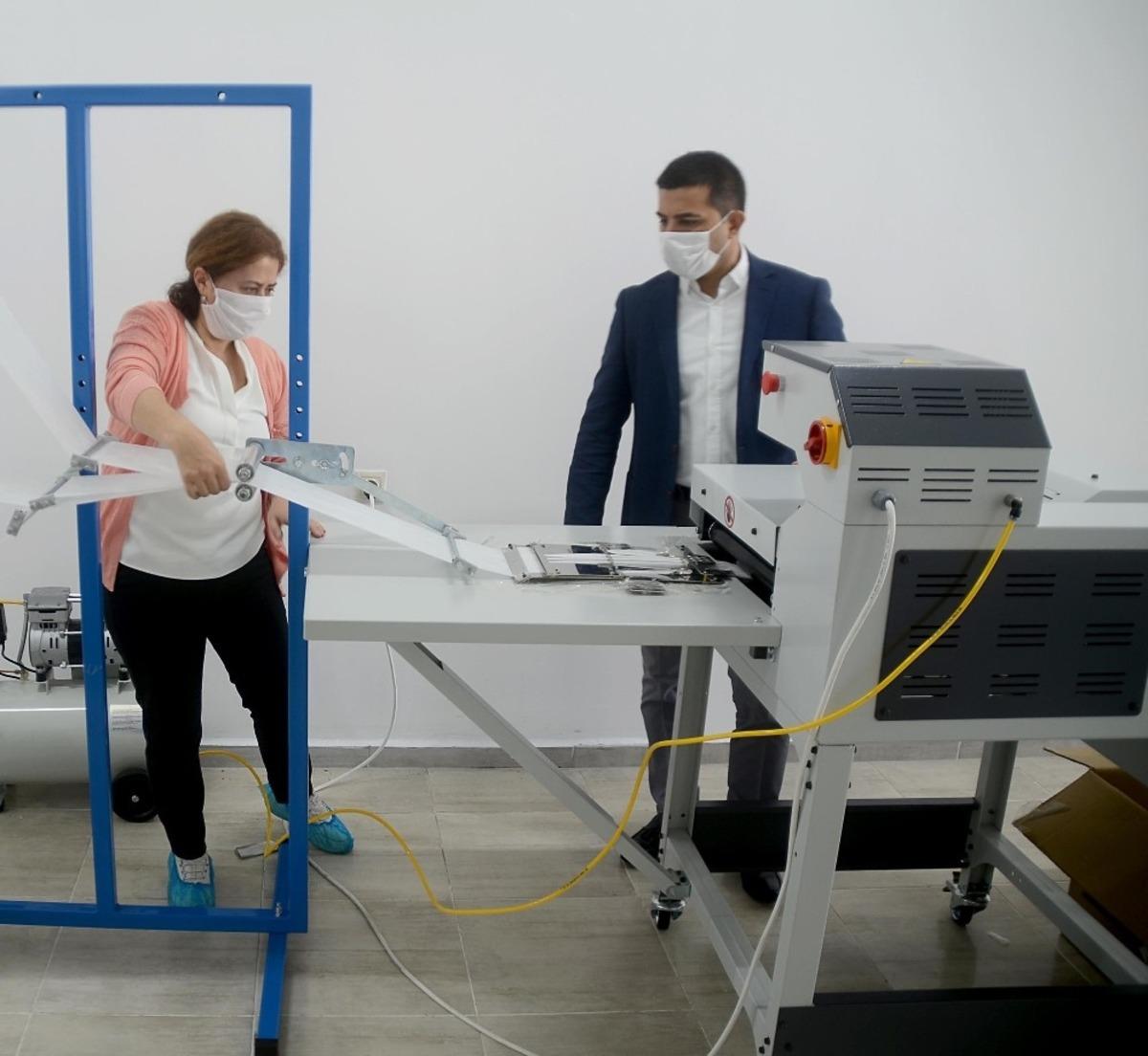 Kuşadası, kendi maskesini &uuml;retmeye başladı