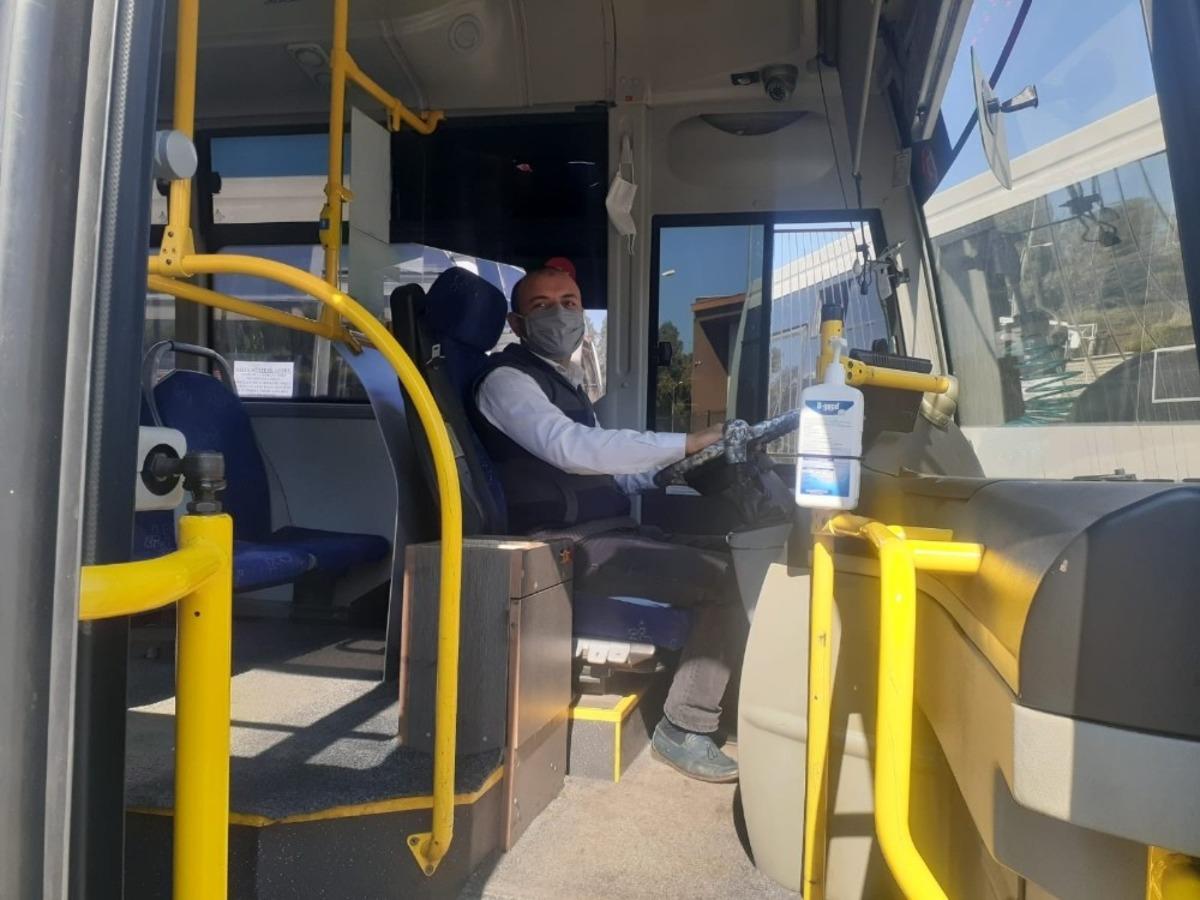 Aydın&rsquo;da şehiri&ccedil;i &ouml;zel halk otob&uuml;slerine el dezenfektanı dağıtıldı