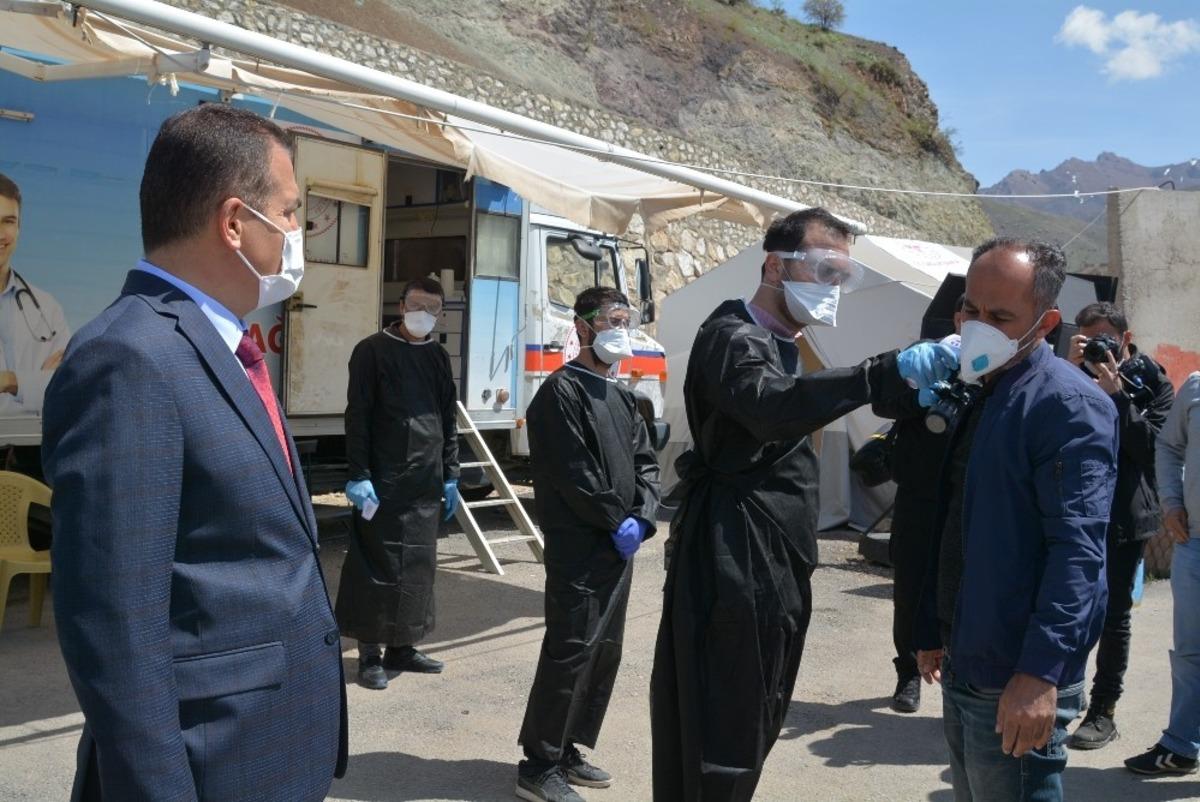 Vali Akbıyık: &ldquo;Hakkari&rsquo;de korona vir&uuml;s vakaları var&rdquo;