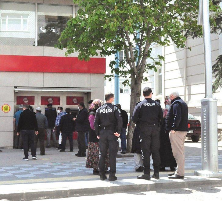 Sungurlu’da polis ve bekçinin zorlu ’Korona’ mesaisi G1