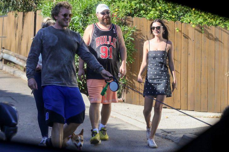 Emily Ratajkowski koronaya hiçe saydı G5