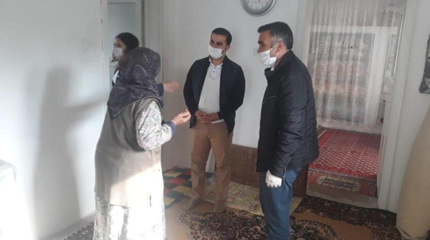 Yavuzeli Kaymakamlığından gıda paketi ve maske yardımı