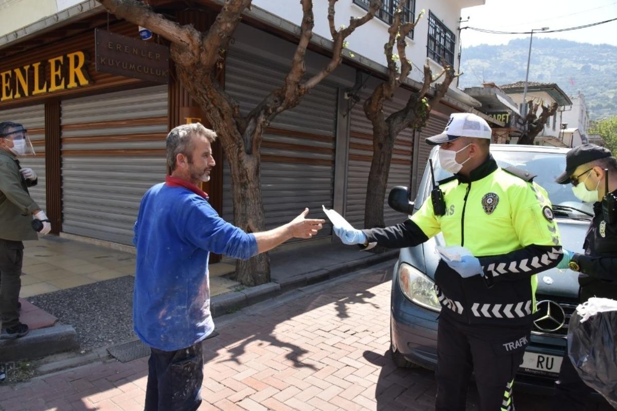 Manisa&rsquo;da 2 milyon 854 bin 765 adet maske dağıtıldı