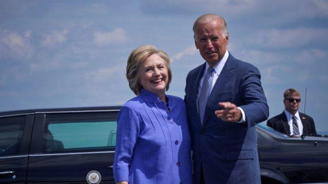 Hillary Clinton Biden’a Desteğini Açıkladı 