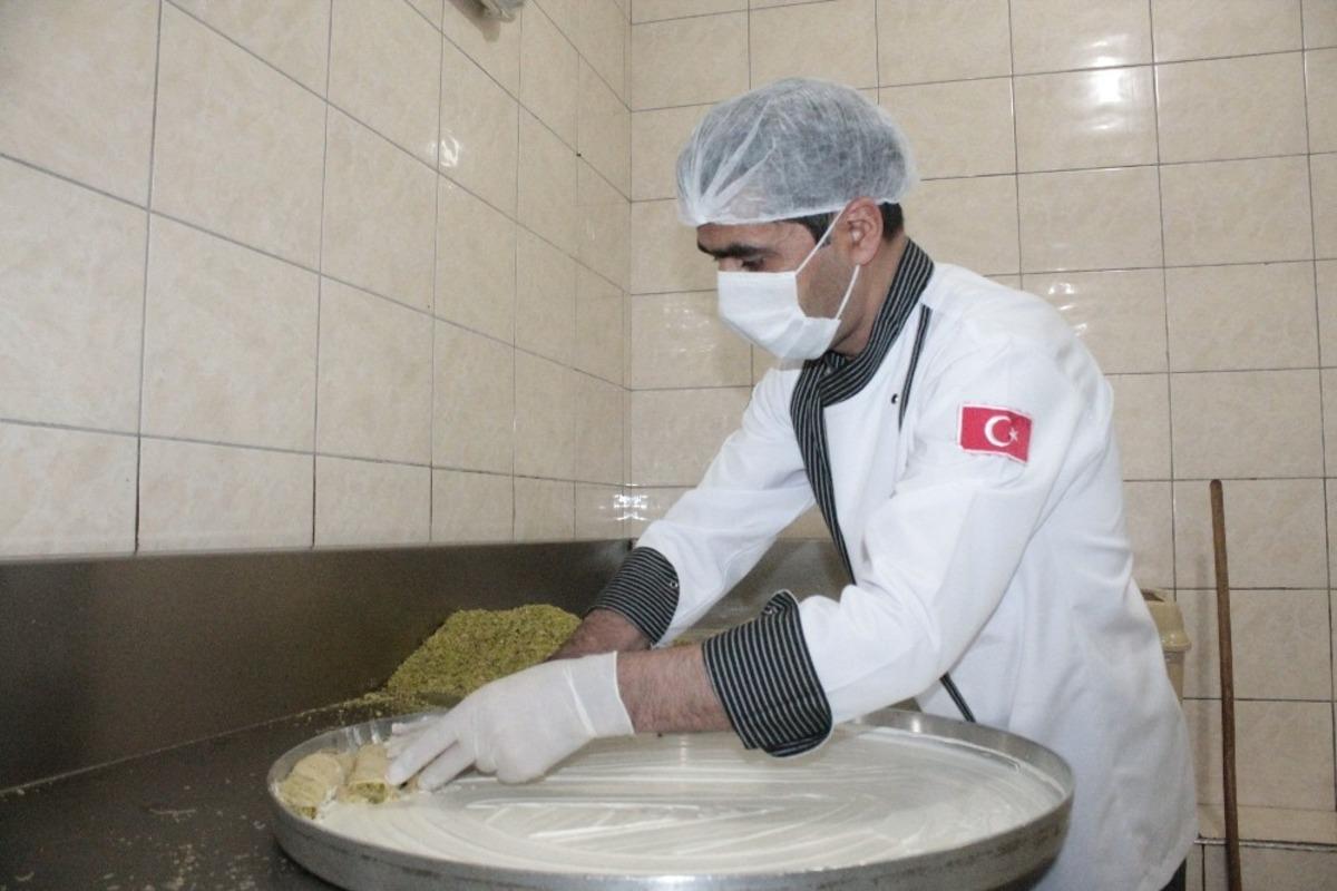Diyarbakırlıların Ramazan&rsquo;da tatlı talebi 3 kat arttı