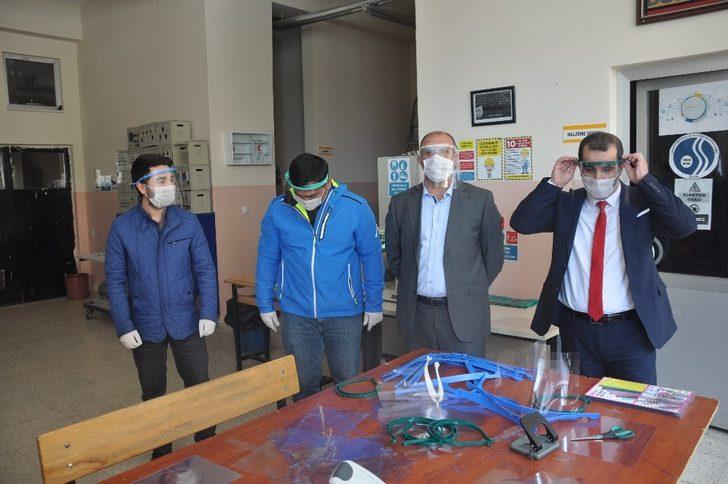 Bulanık’ta yüz koruyucu siperlik üretimi G2