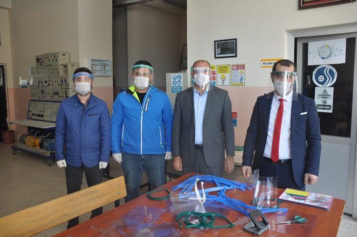 Bulanık’ta yüz koruyucu siperlik üretimi G3