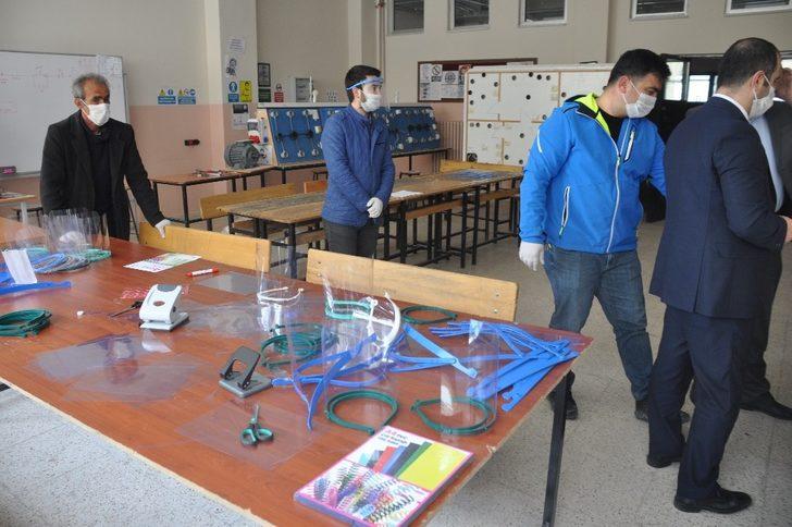 Bulanık’ta yüz koruyucu siperlik üretimi G5