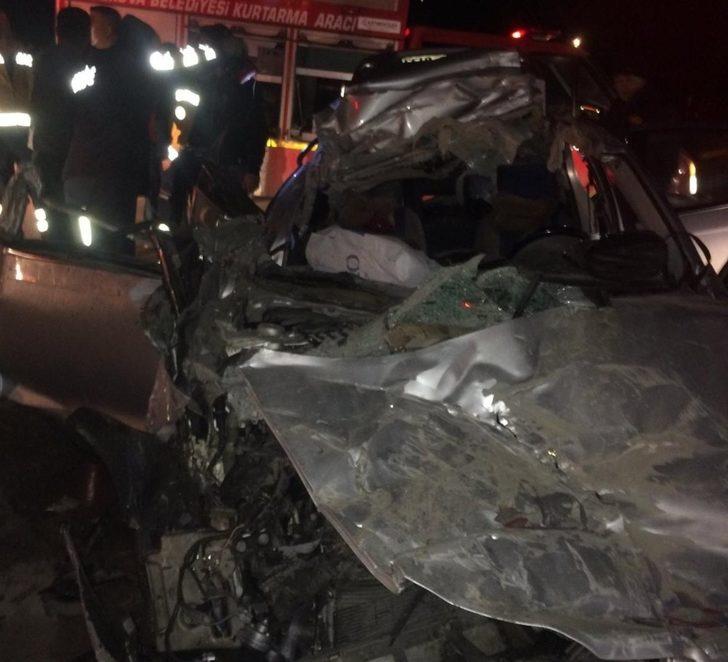 Otomobille tır çarpıştı: 1 ölü, 1 yaralı G2