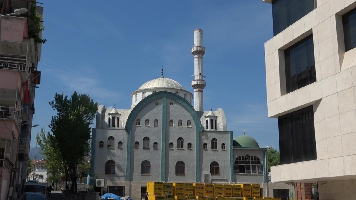 Minareyi g&ouml;ren şaşkına d&ouml;nd&uuml;: 'Bir garip duruyor'