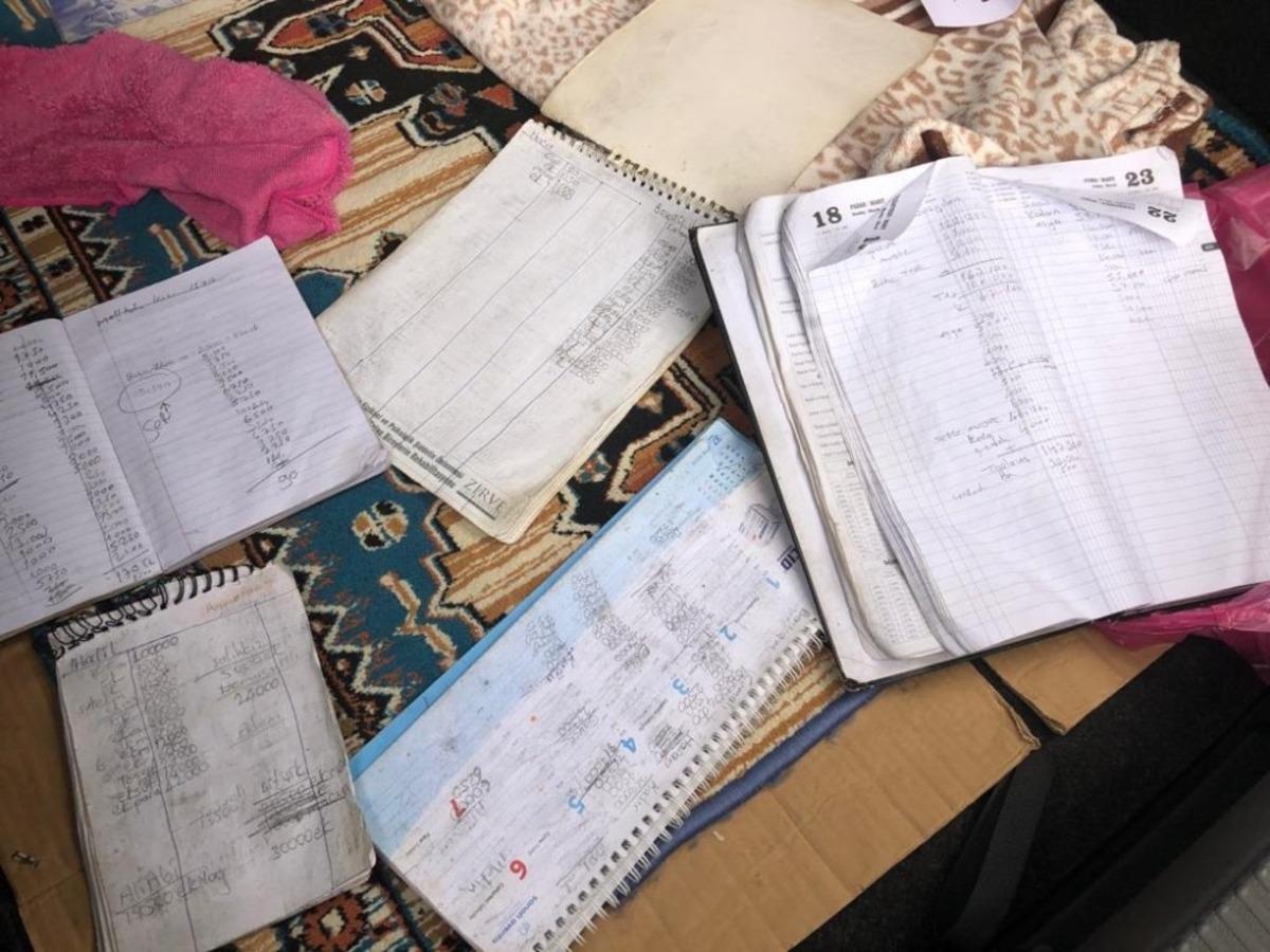 Esrarengiz hayırsever veresiye bor&ccedil;larını kapattı