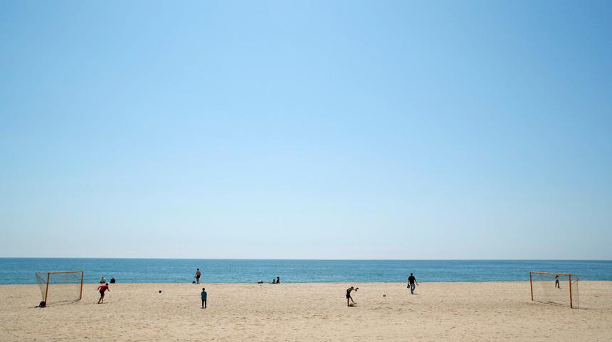 Plajı &ccedil;amaşır suyuyla yıkatan belediye yetkilisi &ouml;z&uuml;r diledi