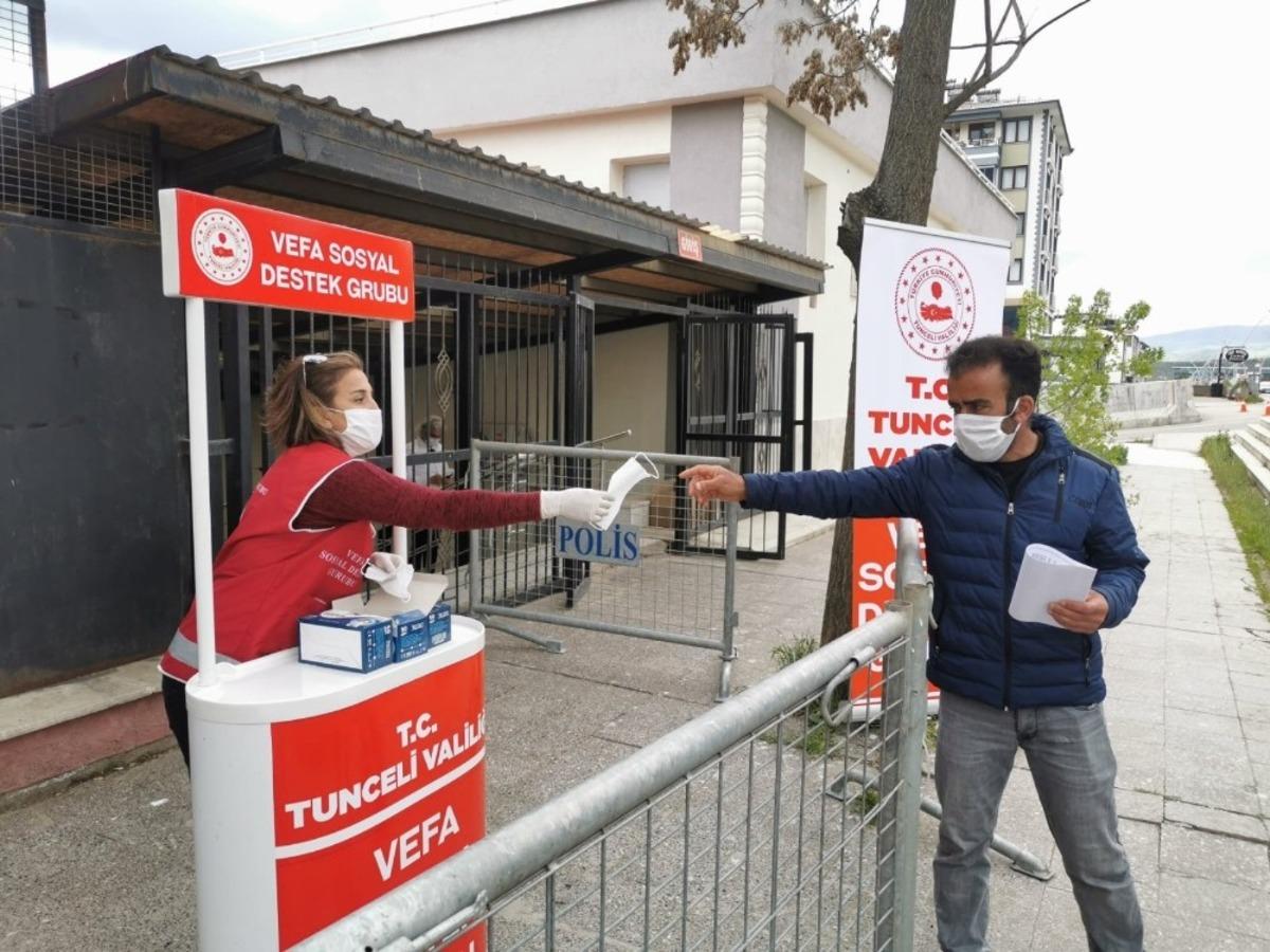 Tek pozitif vakası kalan Tunceli&rsquo;de her vatandaşa &uuml;cretsiz maske