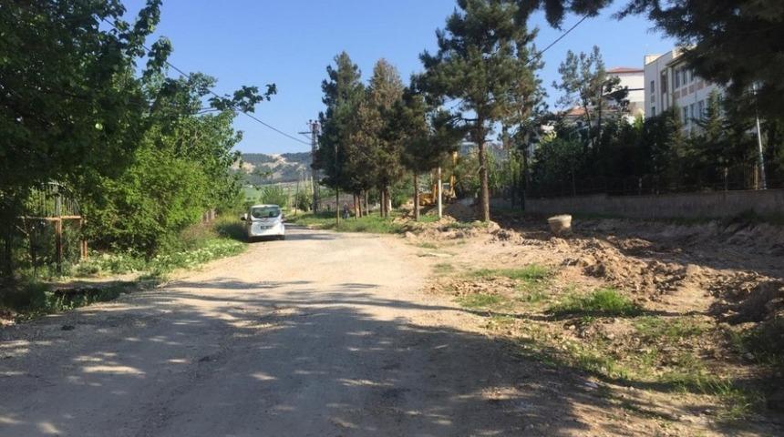 Yeni Mahallede asfalt &ouml;ncesi kazı &ccedil;alışması