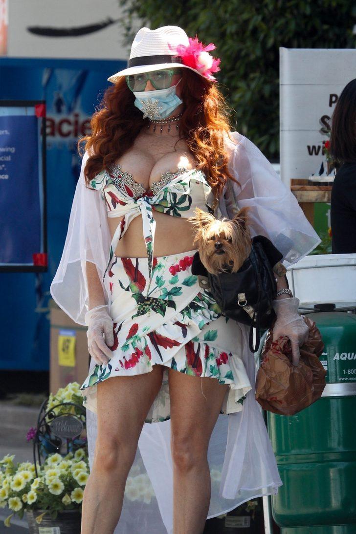 Phoebe Price'a koronavirüs engel olmuyor G3