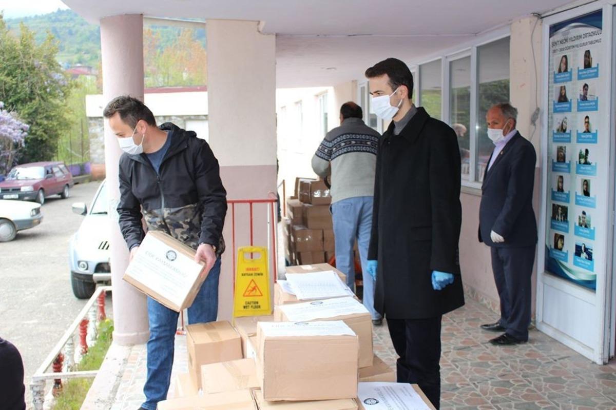 Kaymakam A&ccedil;ıkg&ouml;z, &ldquo;640 paket kıyma dağıtımı yaptık&rdquo;