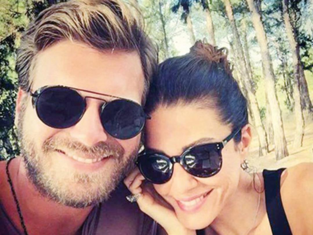 Kıvan&ccedil; Tatlıtuğ'a fotoğraf tepkisi