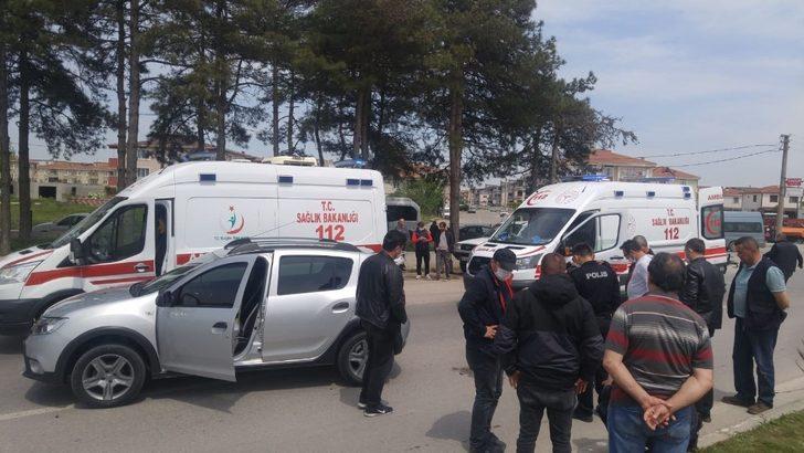 Bir anlık dikkatsizlik kaza getirdi: 2 yaralı G3