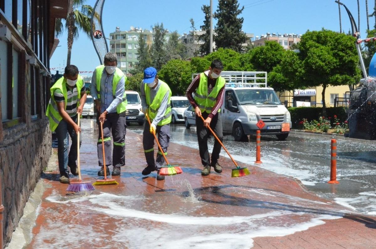 Tarsus&rsquo;ta ila&ccedil;lama ve dezenfekte &ccedil;alışması