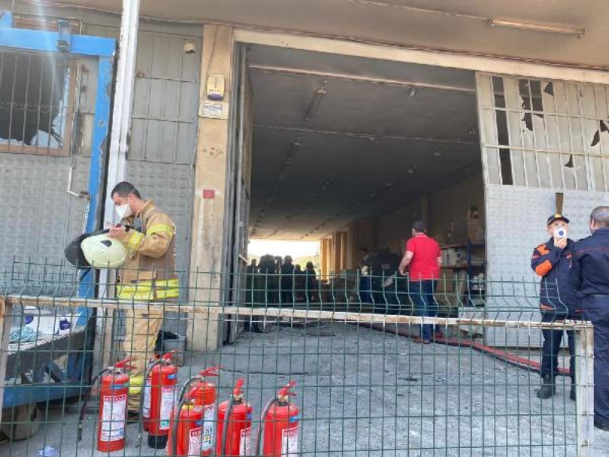 Son dakika! Pendik'te d&ouml;k&uuml;m at&ouml;lyesinde patlama: 1 yaralı