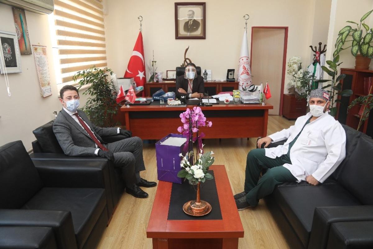 Bandırma Belediyesi&rsquo;nden Devlet Hastaneleri&rsquo;ne res&uuml;sitat&ouml;r bağışı