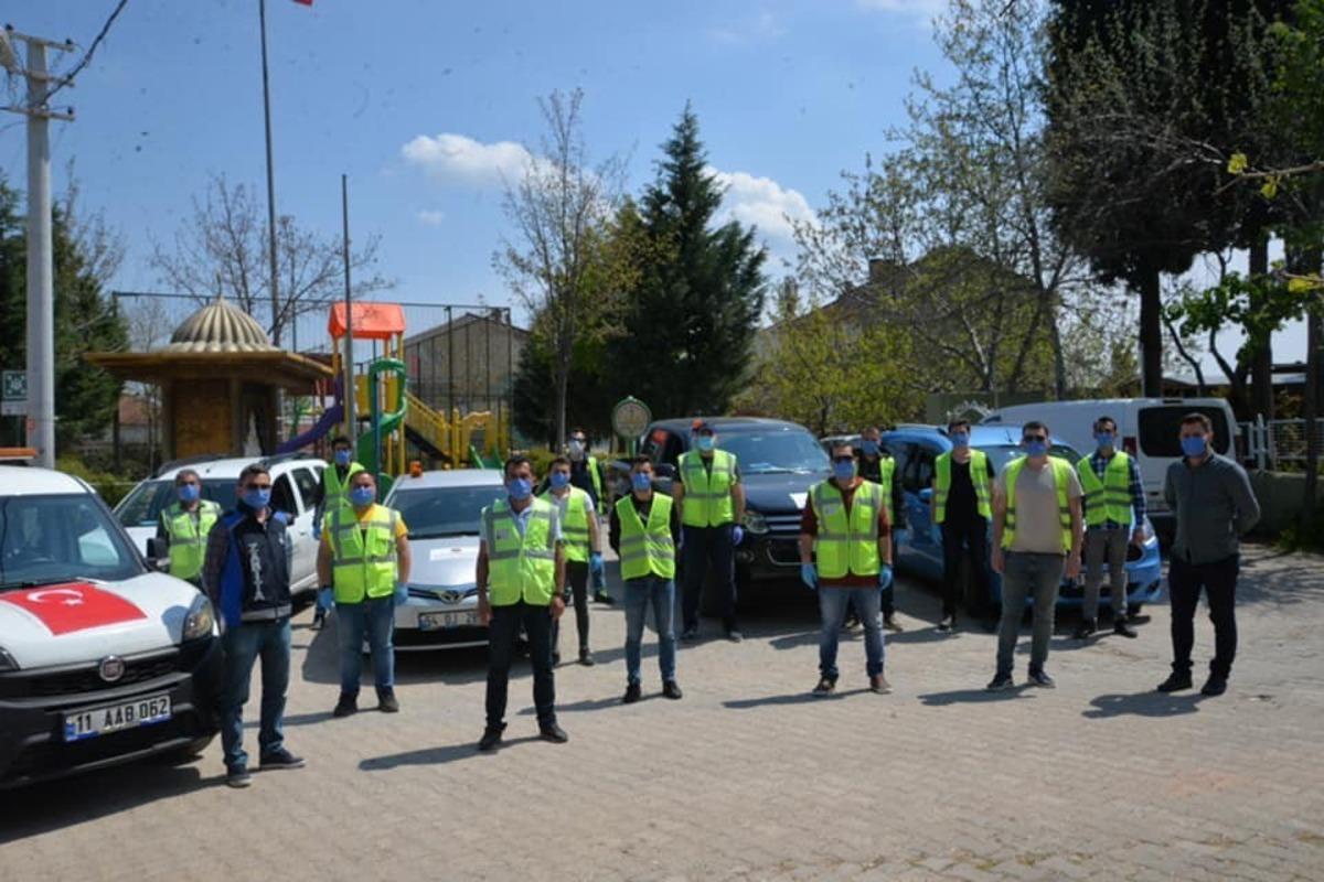 Maske dağıtım timi arı gibi &ccedil;alışıyor
