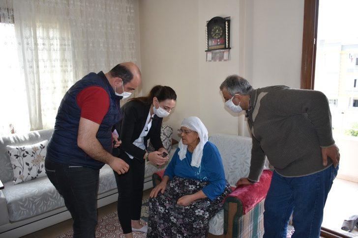 Tarsus’ta Alzheimer ve demans hastaları ile yaşlılara ‘Akıllı Bileklik’ uygulaması başladı G3