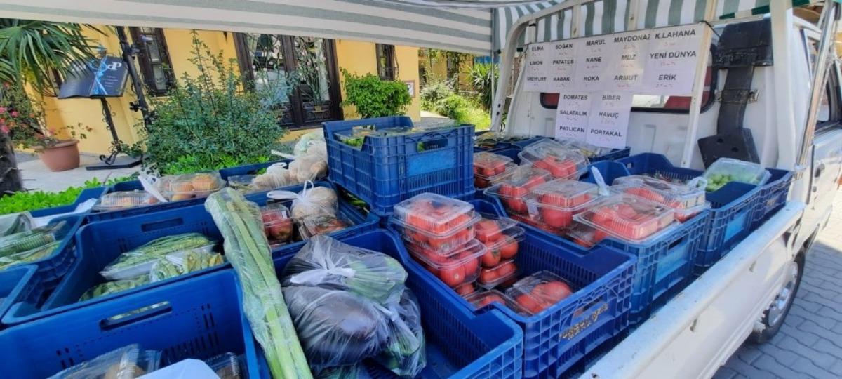 Marmaris&rsquo;te seyyar manavlar iş başında