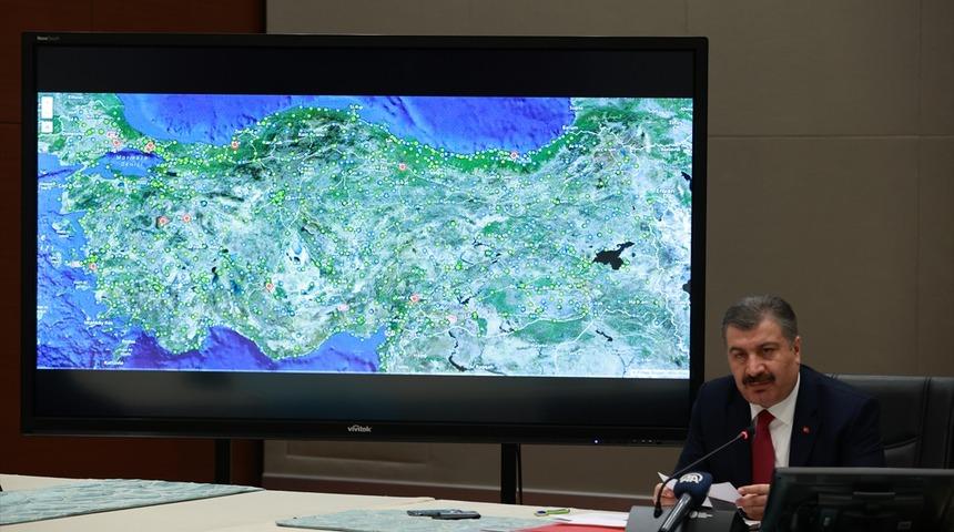 Sağlık Bakanı Fahrettin Koca paylaştı: Tehdit, giderek zayıflıyor