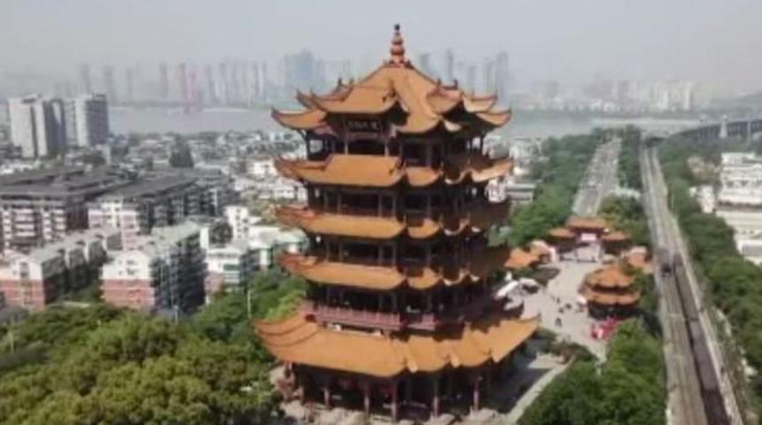 Wuhan'ın simgesi Sarı Turna Kulesi yeniden ziyarete a&ccedil;ıldı